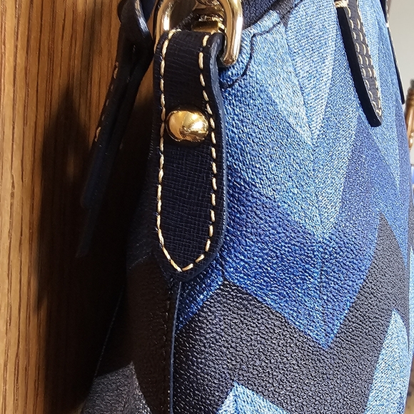 Dooney & Burke Handbag Chevron Mimi Crossbody - Picture 5 of 10